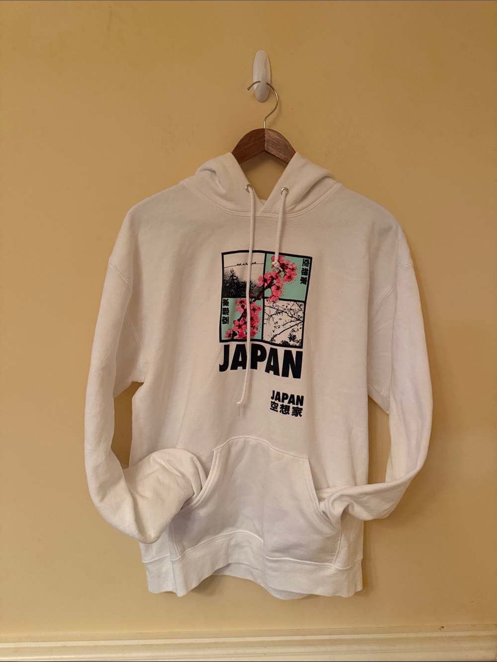 Bowery Supply Co.‎ White Japan Graphic Hoodie with Cherry Blossom Print Medium